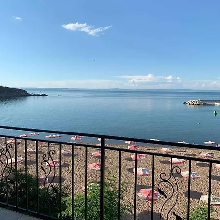 Pensiune лазурен бряг