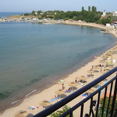 بيت ضيافة лазурен бряг