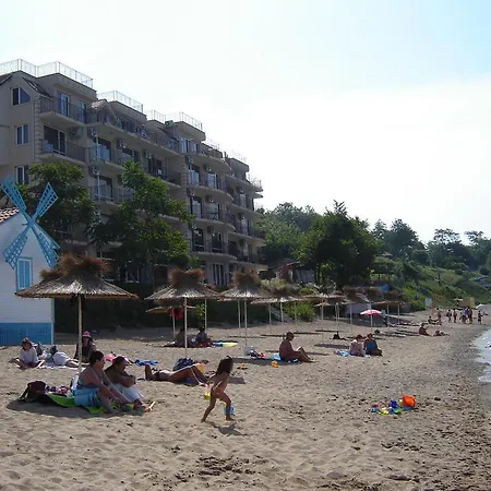 بيت ضيافة лазурен бряг