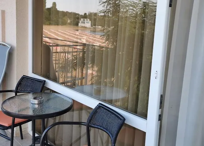 лазурен бряг Πανσιόν 2*