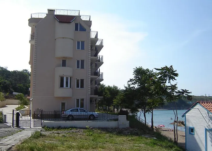 Πανσιόν лазурен бряг 2*