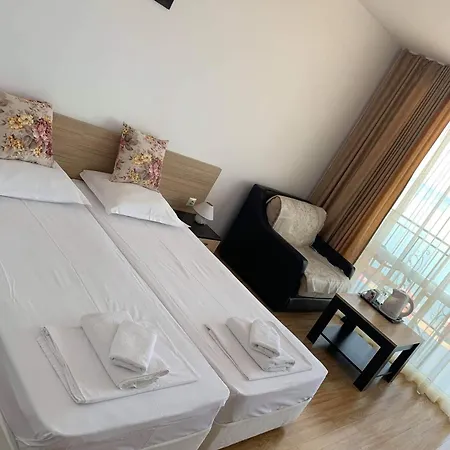 Casa de hóspedes лазурен бряг 2*