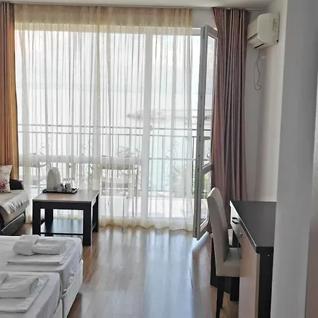 Casa de hóspedes лазурен бряг 2*