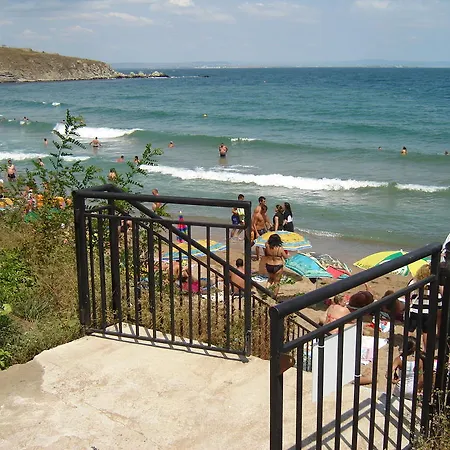 Casa de hóspedes лазурен бряг Chernomorets