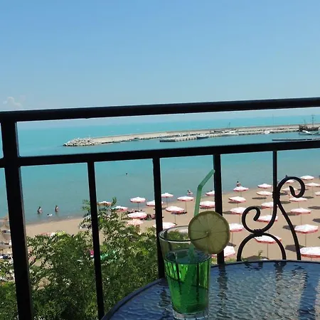 Casa de hóspedes лазурен бряг Chernomorets