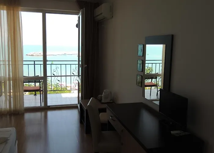 лазурен бряг Pensiune 2*